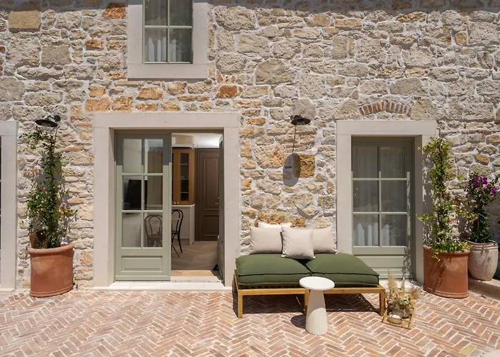 Silent Stone Apartment